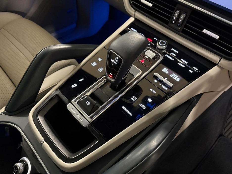 2020 Porsche Cayenne 3.0 V6 E-HYBRID=HUGE SPEC//PAN ROOF//201 D REG=TAILORED FINANCE PACKAGES INCL PCP AVAILABLE=TRADE IN'S WELCOME €59,995