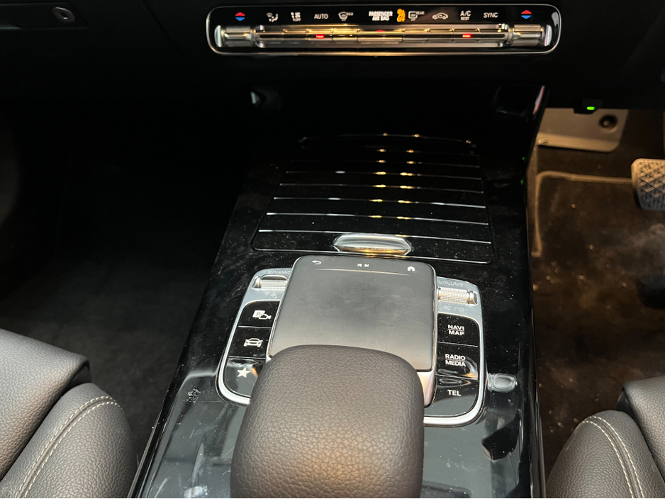 2019 Mercedes-Benz A Class €23950 2019 MERCEDES-BENZ A200D 2.0 AUTOMATIC / CRUISE CONTROL / REVERSE CAMERA & PARKING SENSORS / ELECTRIC MEMORY & HEATED SEATS / PADDLE SHIFTERS AND MORE €23,950