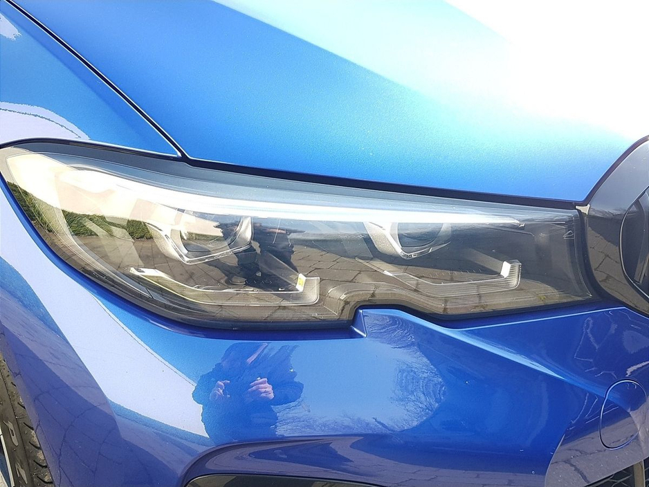 2022 BMW 3 Series - image 19