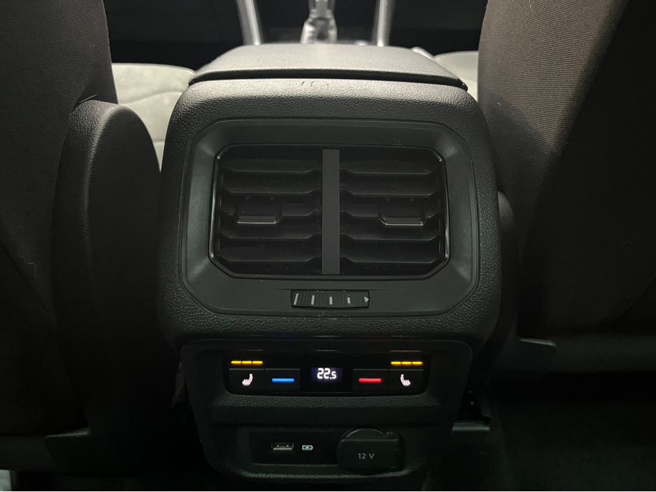 2018 Volkswagen Tiguan - image 15