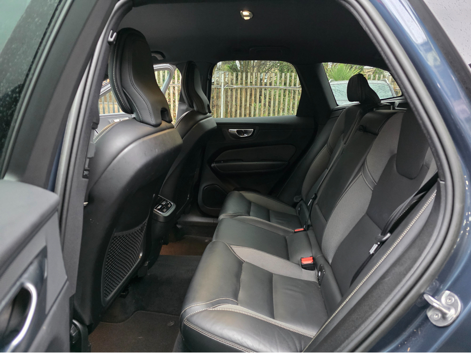 2023 Volvo XC60 2.0 B4 PLUS DARK AUTO. HUGE SPEC. FINANCE ARRANGED. SIMI. AA APPROVED. €42,950