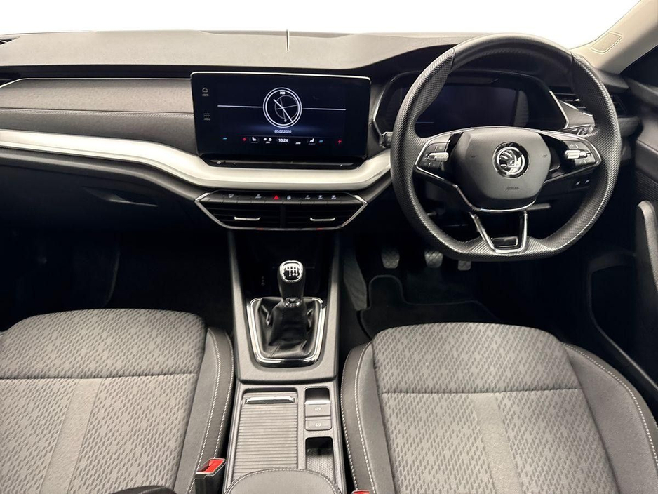 2023 Skoda Octavia - image 8