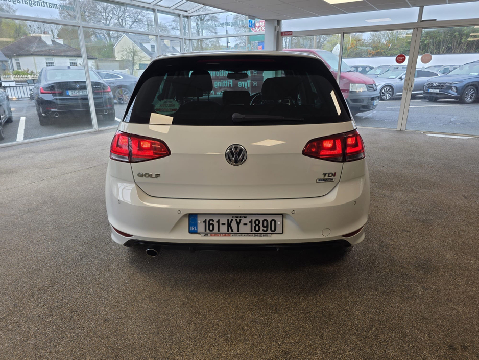 2016 Volkswagen Golf - image 8