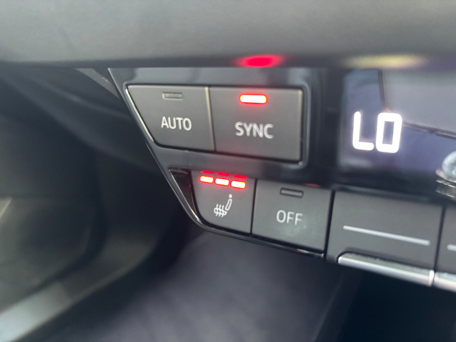 2022 Audi e-tron - image 18