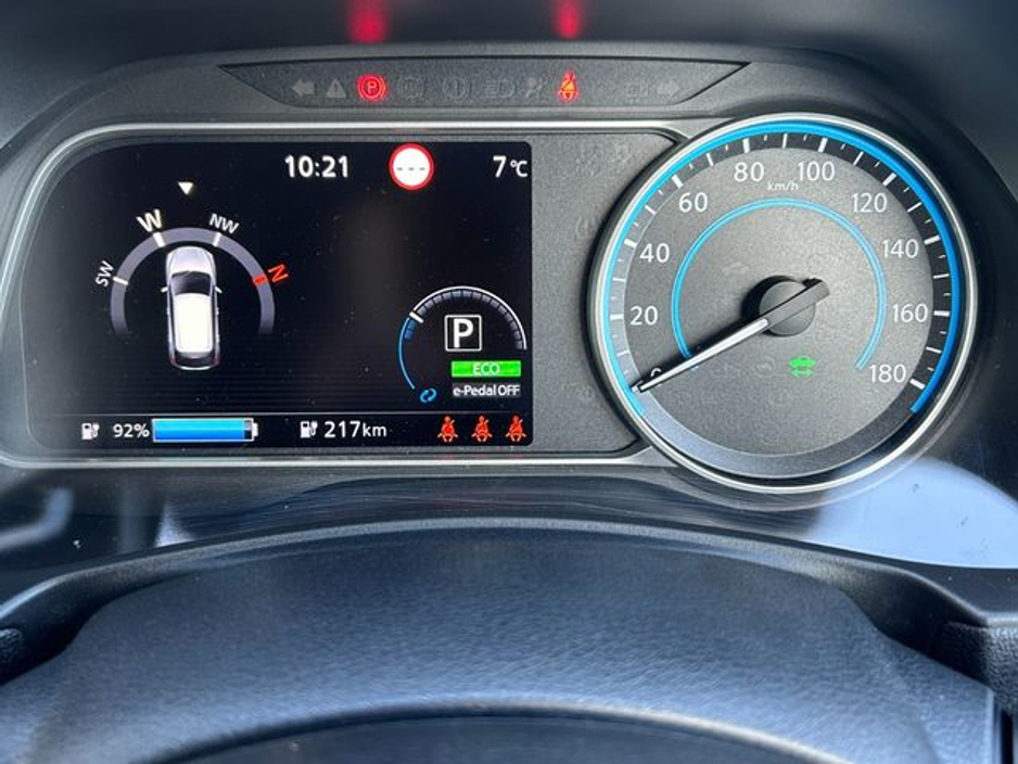 2018 Nissan Leaf - image 23