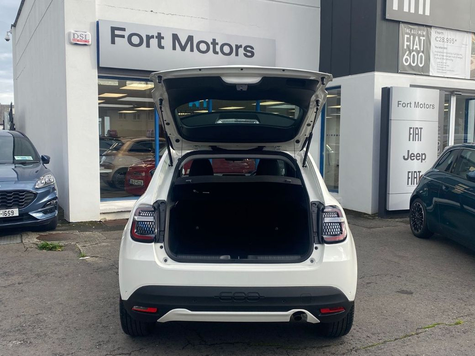 2026 Fiat 600 HYBRID 1.2 €28,995