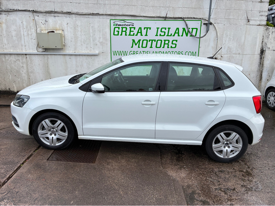 2014 Volkswagen Polo - image 4