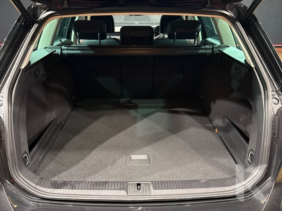 2018 Volkswagen Passat ESTATE - 1.4L TSI AUTOMATIC - HALF LEATHER UPHOLSTERY - REVERSE CAMERA/PARKING RADAR - CRUISE CONTROL €20,950