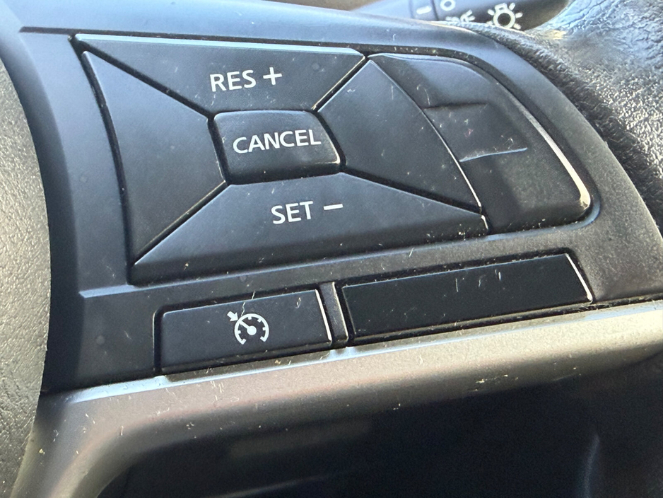 2017 Nissan Serena - image 16