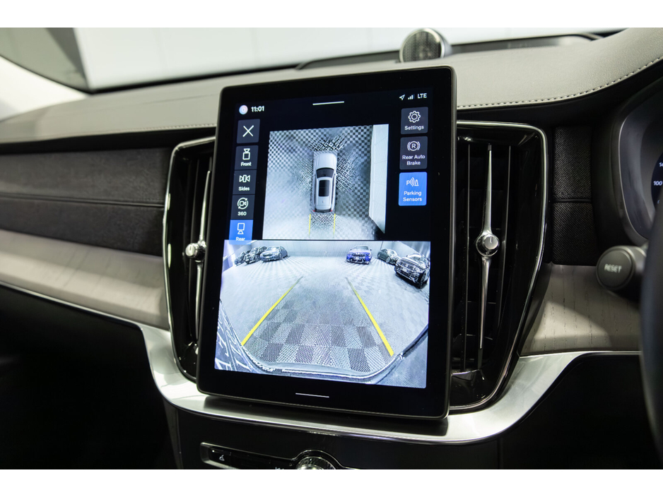 2025 Volvo XC90 - image 23