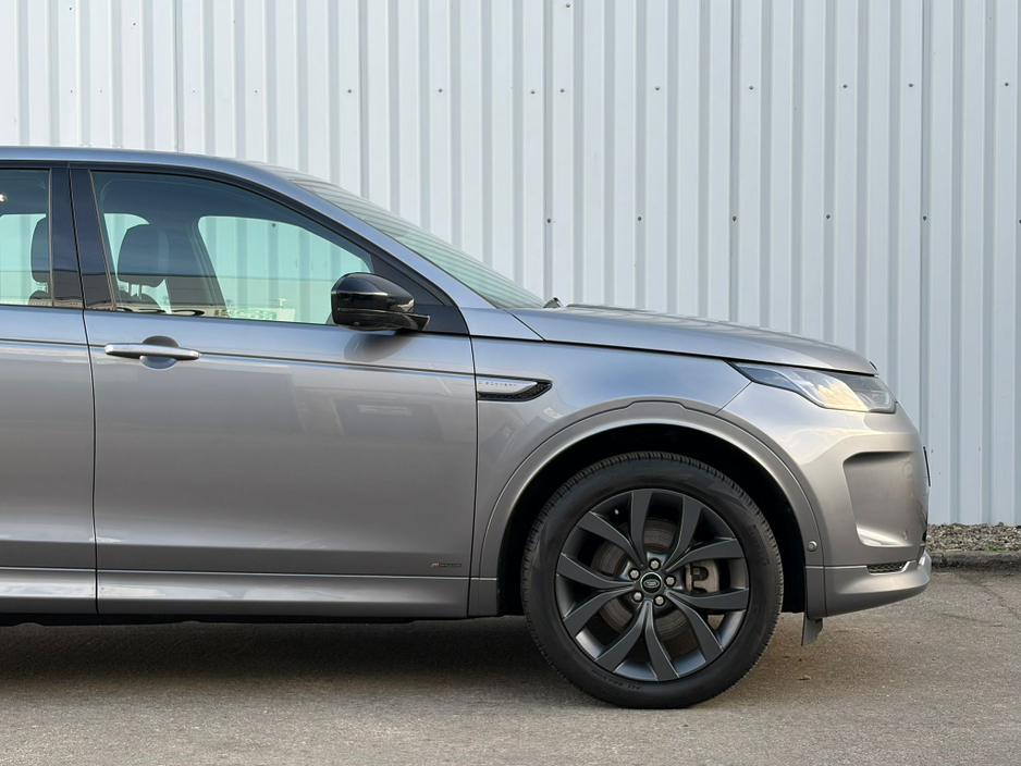 2021 Land Rover Discovery - image 19