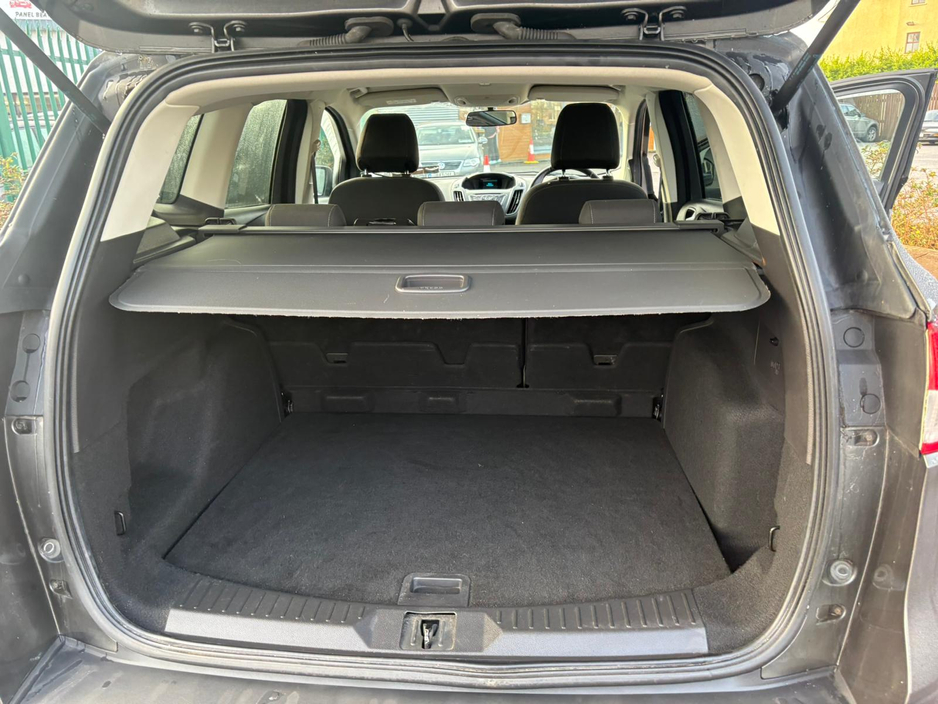 2015 Ford Kuga ZETEC 2.0 TD120 S6 M6 FWD €10,950