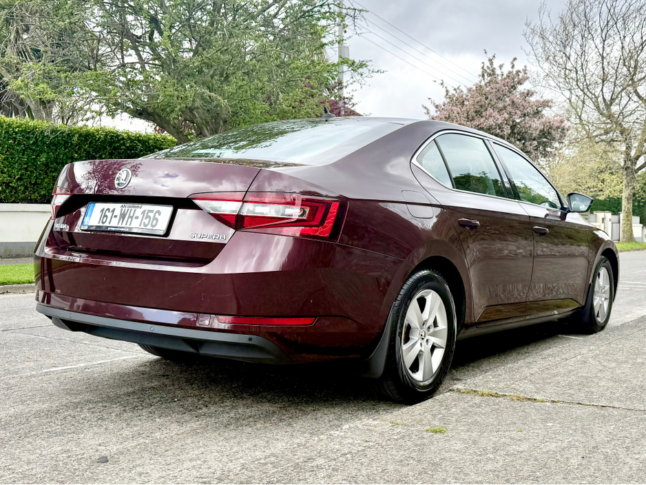 2016 Skoda Superb - image 13