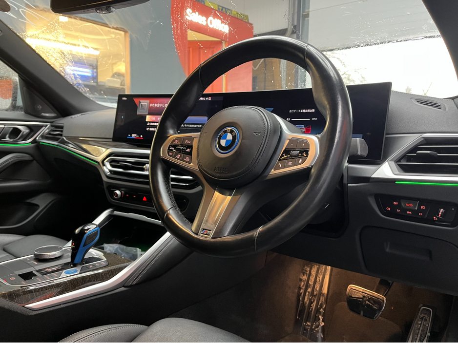 2022 BMW i4 €34950 2022 BMW I4 EDRIVE MSP AUTOMATIC / CRUISE CONTROL / 360° PARKING CAMERA / ELECTRIC MEMORY & HEATED SEATS / APPLE CARPLAY / AMBIENT LIGHTS €34,950