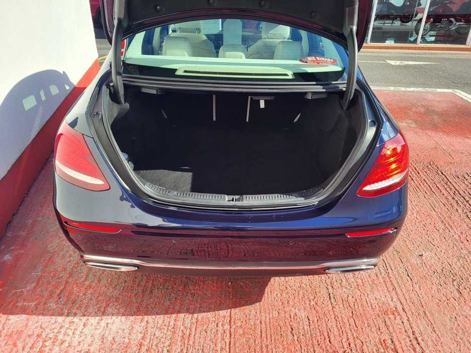 2016 Mercedes-Benz E Class - image 10