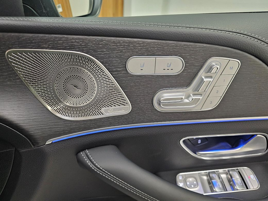 2025 Mercedes-Benz GLE Class - image 14