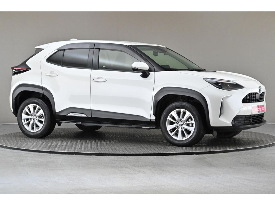 2022 Toyota Yaris Cross - image 10