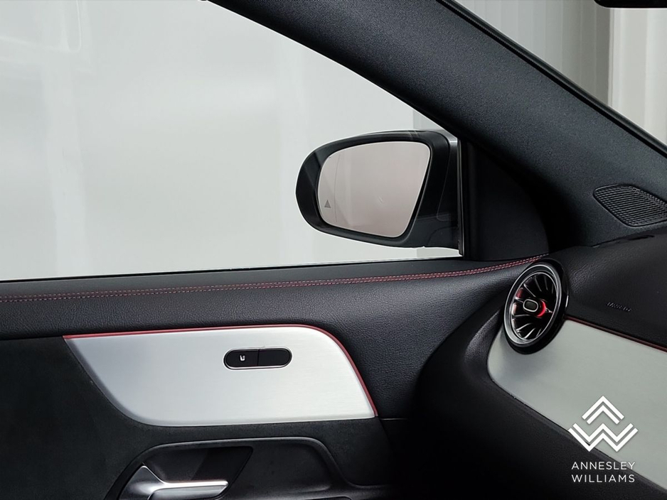 2025 Mercedes-Benz GLA Class GLA250e AMG Line Executive Exclusive Edition