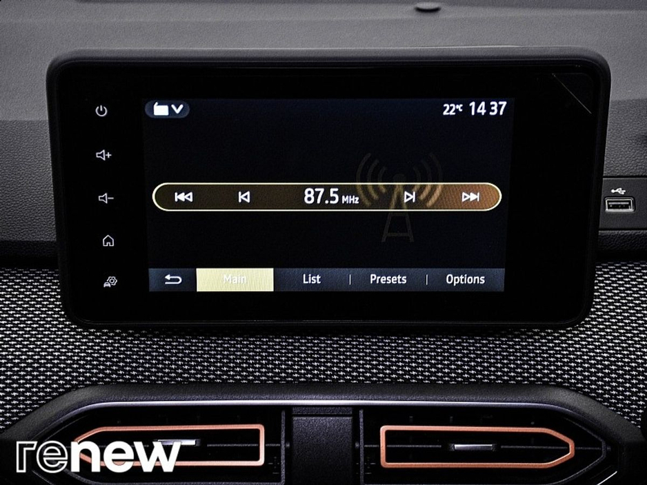 2022 Dacia Sandero Stepway - image 22