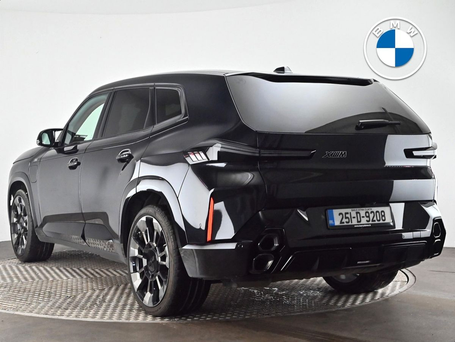 2025 BMW XM - image 2
