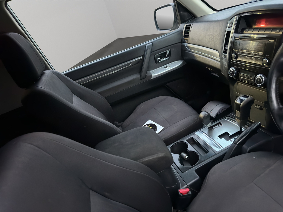 2016 Mitsubishi Pajero 