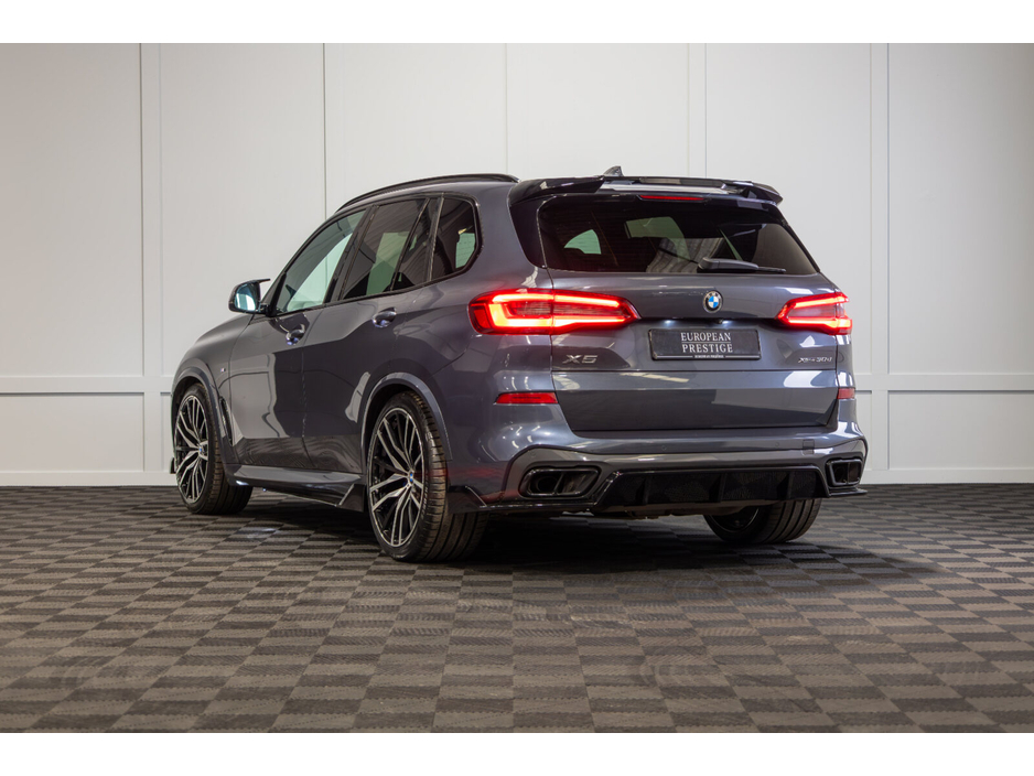 2019 BMW X5 - image 4