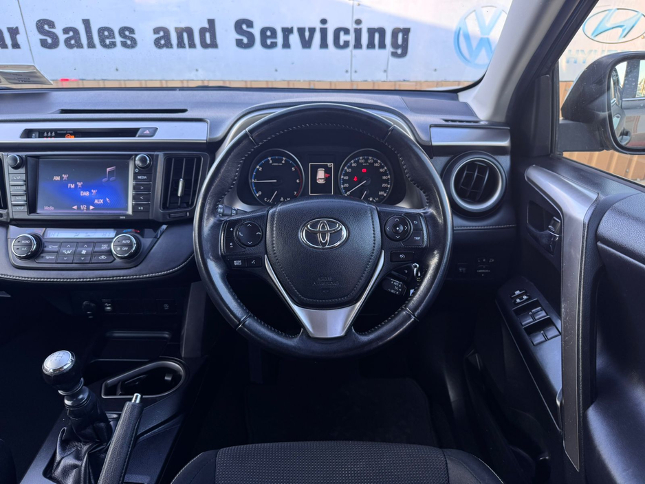 2016 Toyota Rav4 - image 23