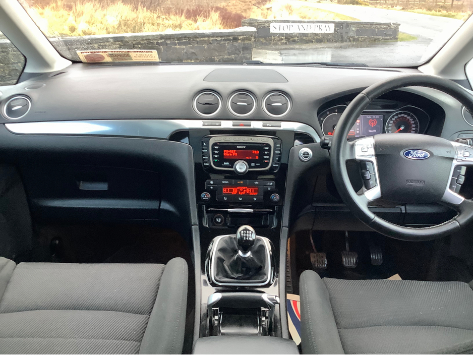 2011 Ford Galaxy - image 16