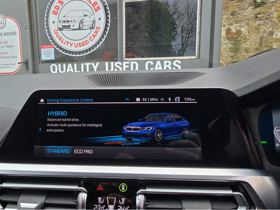 2021 BMW 3 Series - image 29