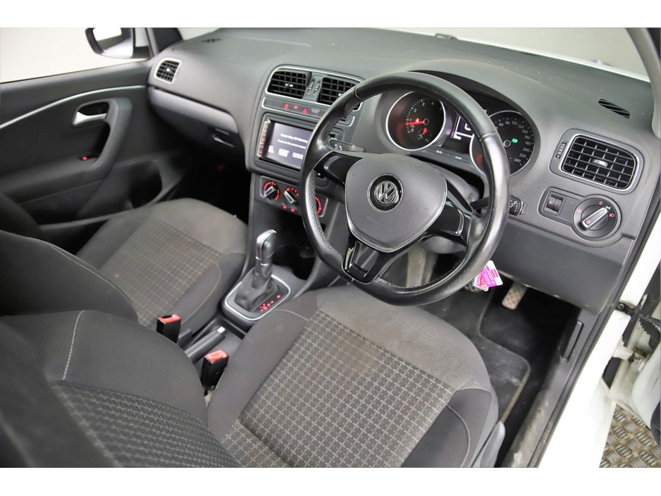 2017 Volkswagen Polo - image 13