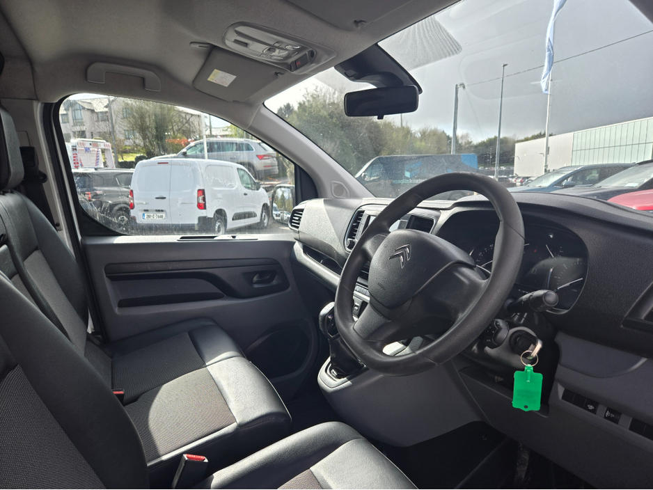 2017 Citroen Dispatch - image 6