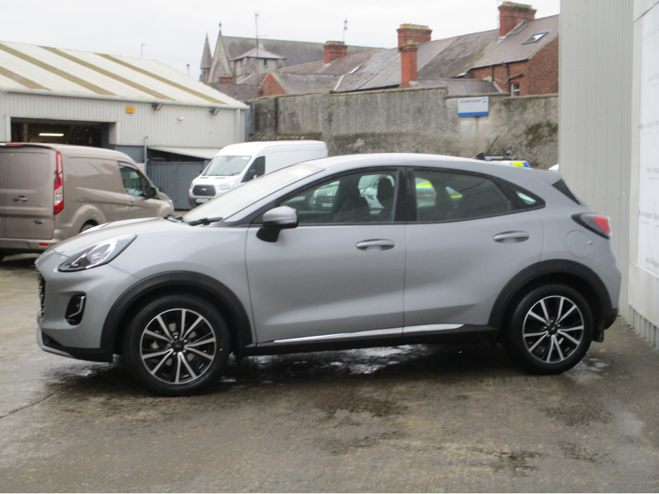 2024 Ford Puma - image 2