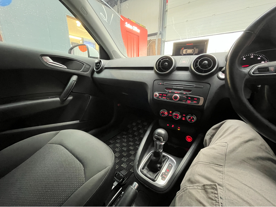 2016 Audi A1 2016 AUDI A1 TFSI 1.0 AUTOMATIC / CRUISE CONTROL / PARKING AID