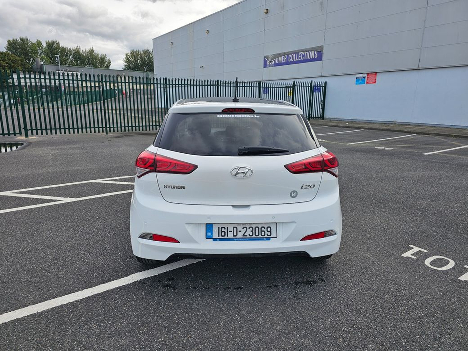 2016 Hyundai i20 - image 8