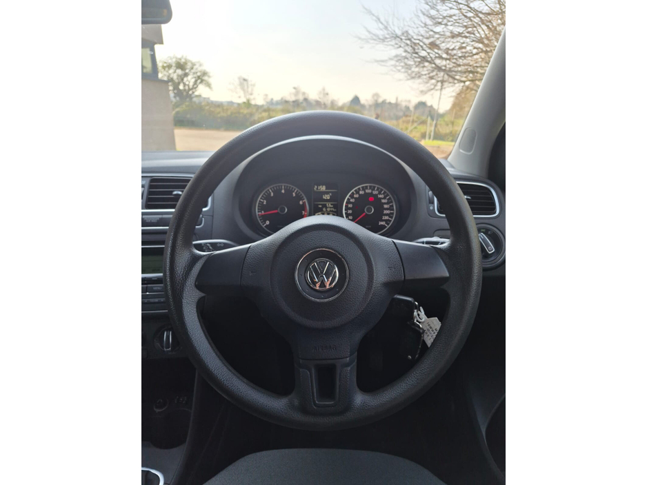 2010 Volkswagen Polo - image 15