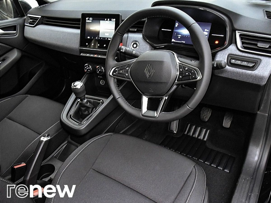 2025 Renault Clio - image 6