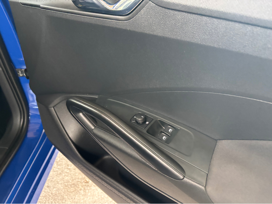 2023 Skoda Fabia - image 2