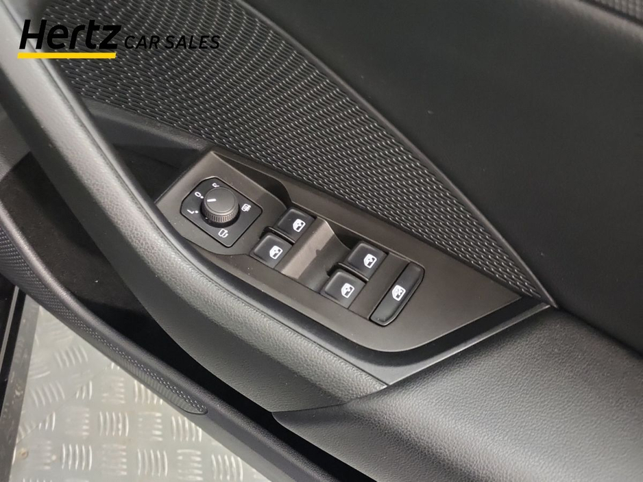 2024 Skoda Octavia - image 19