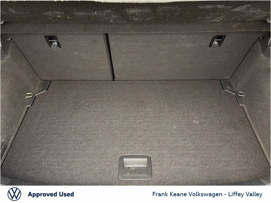 2023 Volkswagen Polo - image 9