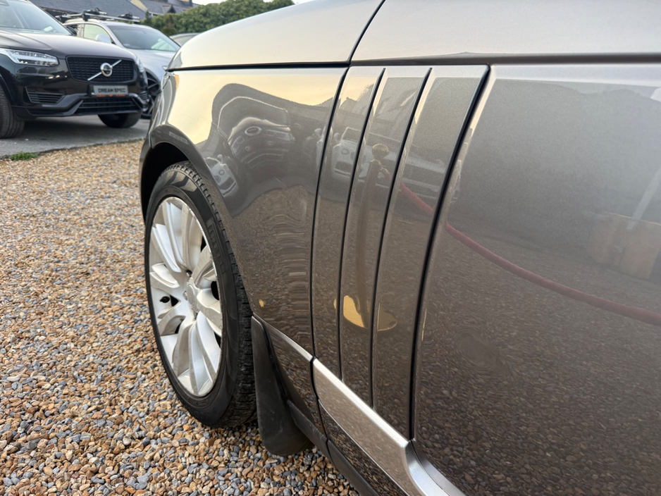 2016 Land Rover Range Rover - image 7