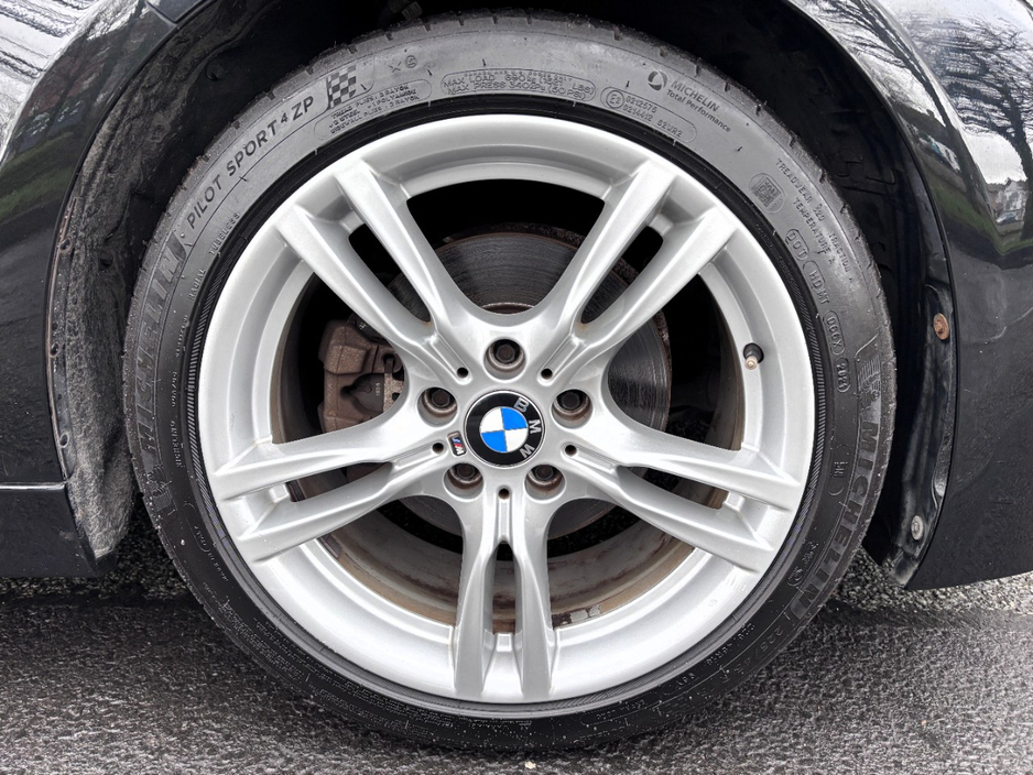 2016 BMW 3 Series - image 12