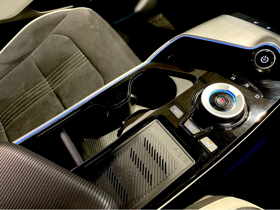 2023 Kia EV6 - image 13