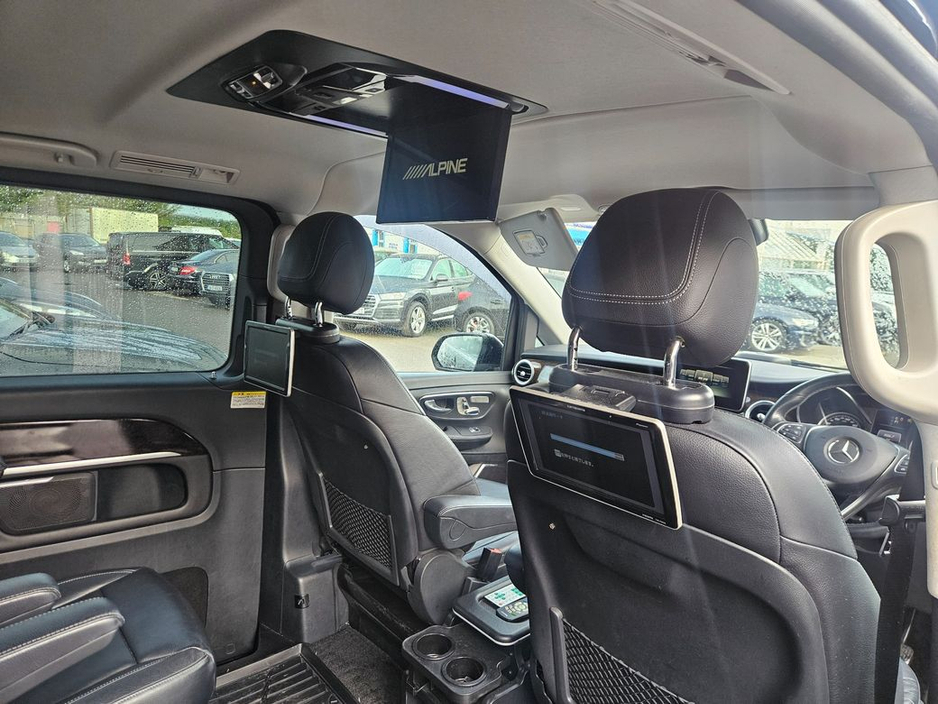 2017 Mercedes-Benz V Class - image 28