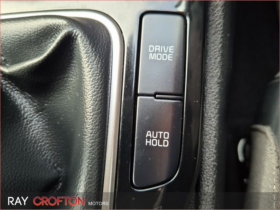 2022 Kia Sportage - image 18