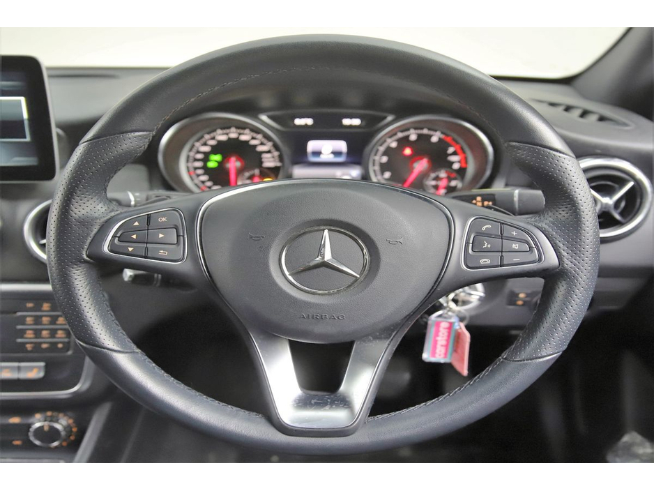 2017 Mercedes-Benz GLA Class GLA 180 *HALF LEATHER*REVERSE CAM*PARK SENSORS* €20,490