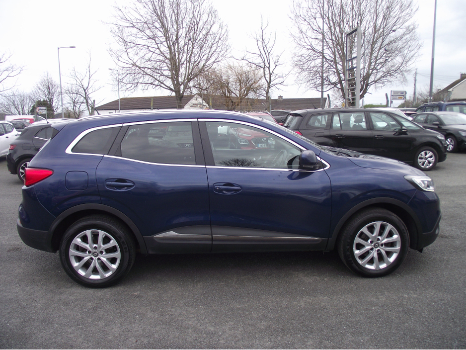 2017 Renault Kadjar - image 2