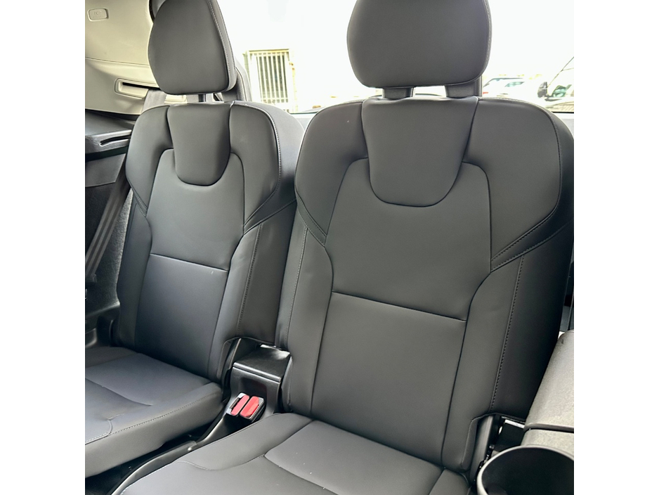 2025 Volvo XC90 - image 22