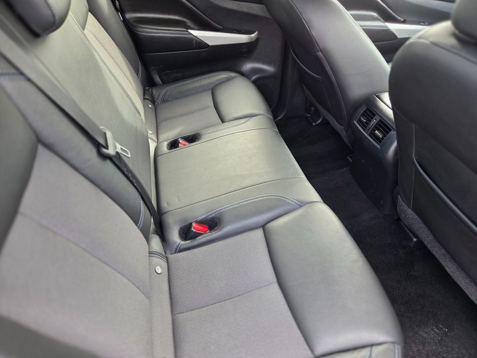 2021 Nissan Navara - image 13