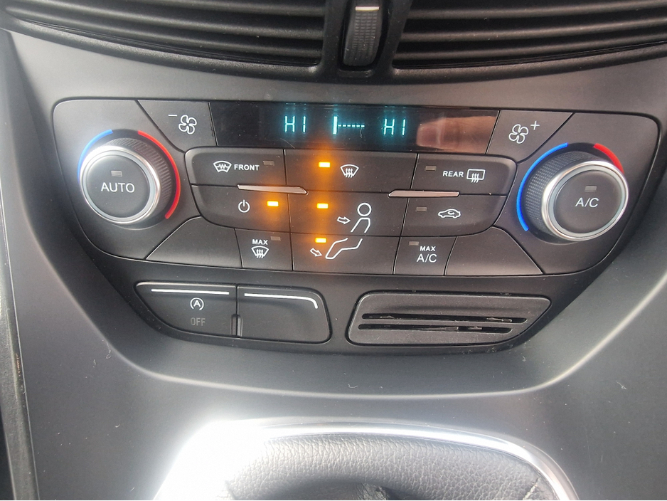 2017 Ford Kuga - image 22