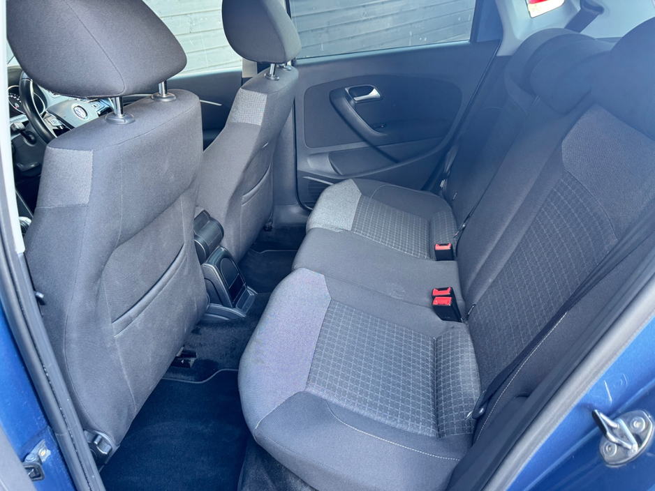 2016 Volkswagen Polo - image 9